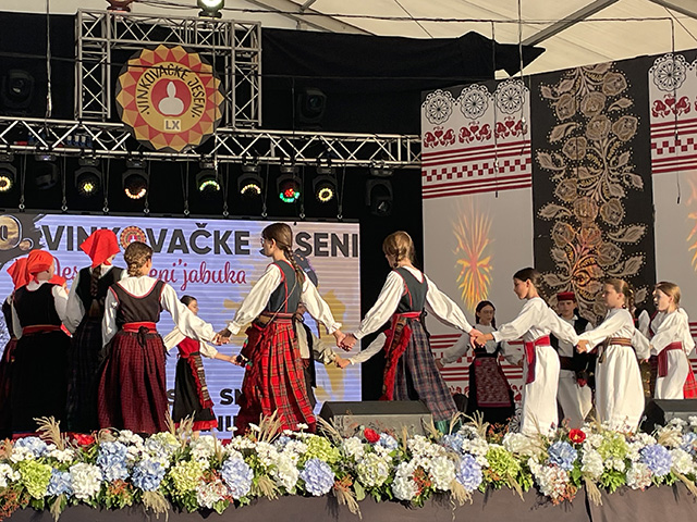 Ličko kolo u srid Vinkovaca po šesti put                                                                                                                                                                                                                  