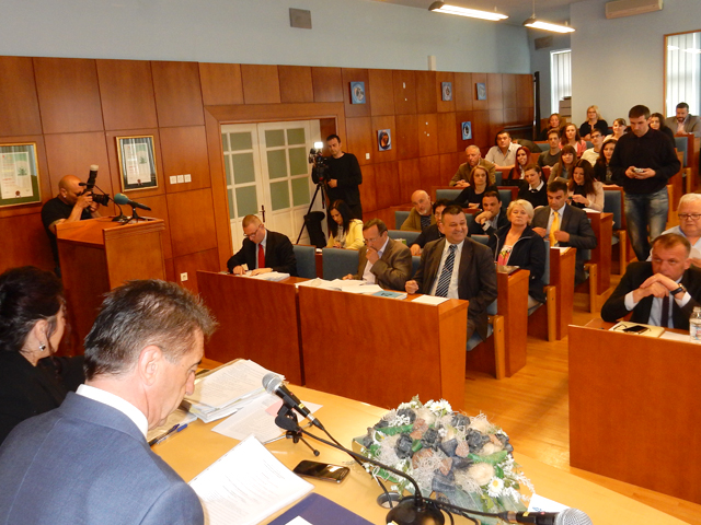 Trenutak prije početka sjednicfe/Foto Lika press                                                                                                                                                                                                          